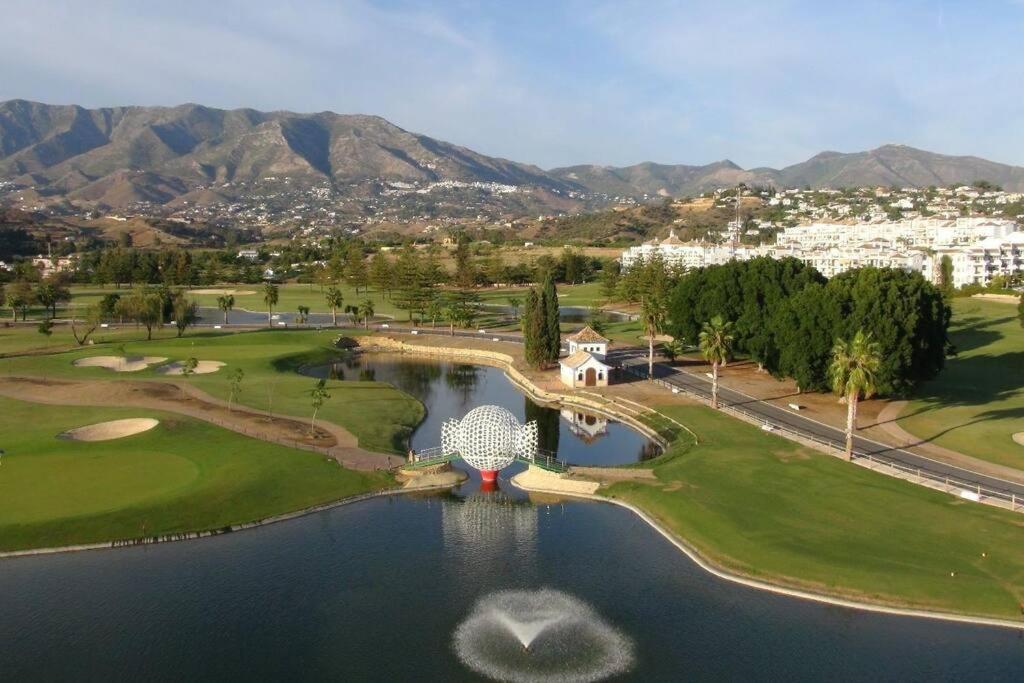 5* Stunning Golf & Sea Apartment Mijas Exteriör bild